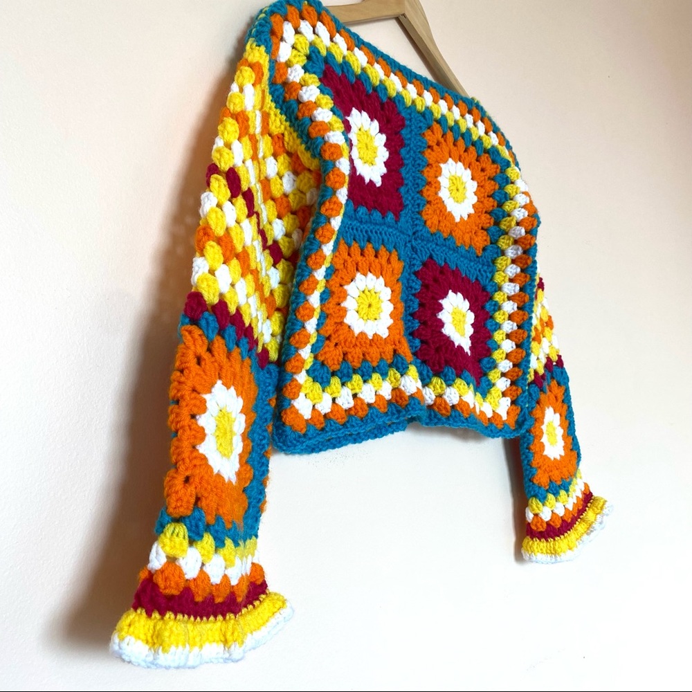 Handmade Crochet Granny Square Chunky Sweater with Daisy Pattern Acrylic Yarn - Picture 4 of 10